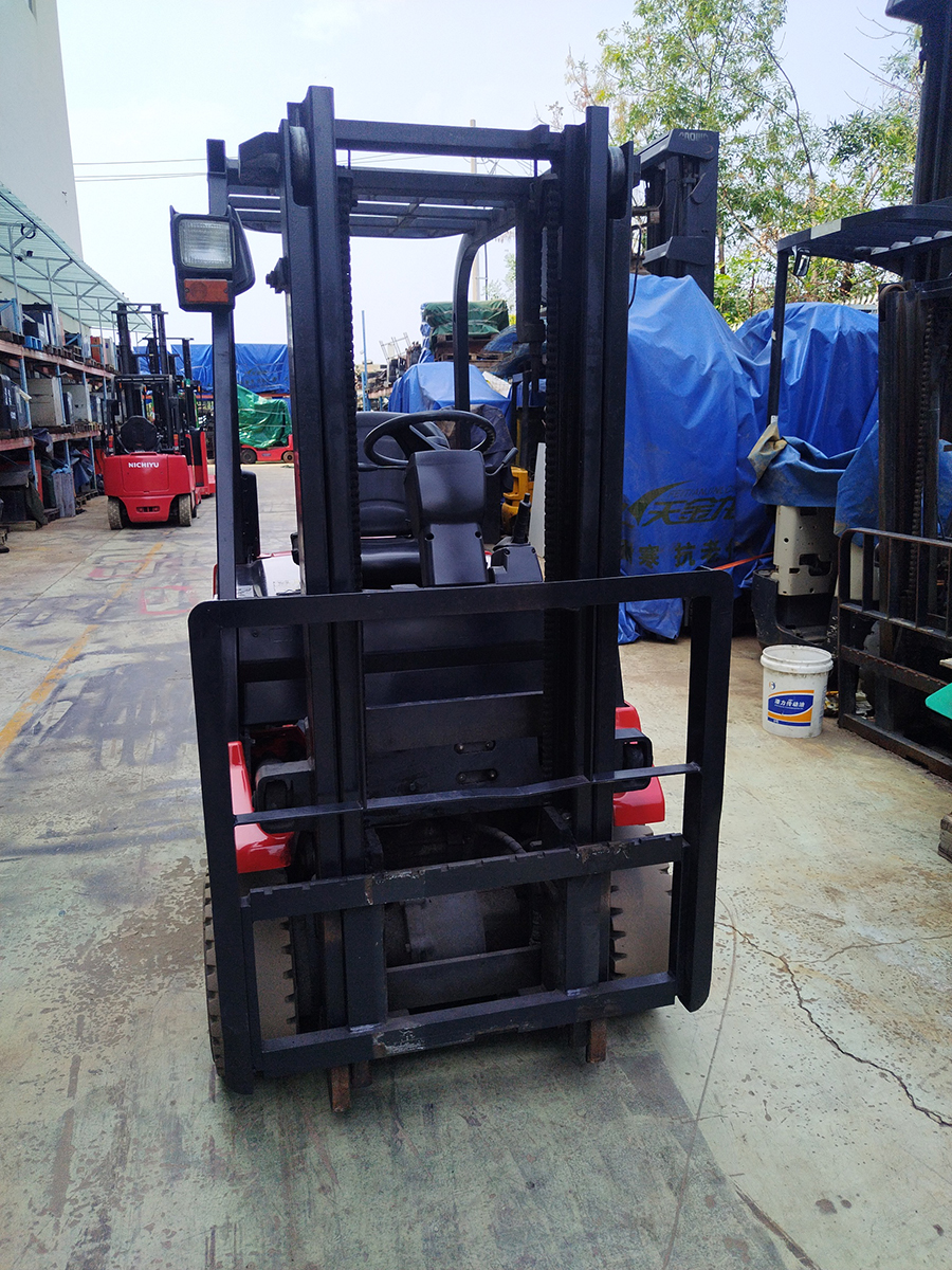 二手1.5吨力至优电动叉车FB15PN-72BC-300