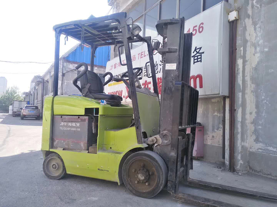 二手3吨克拉克电动叉车ECG30